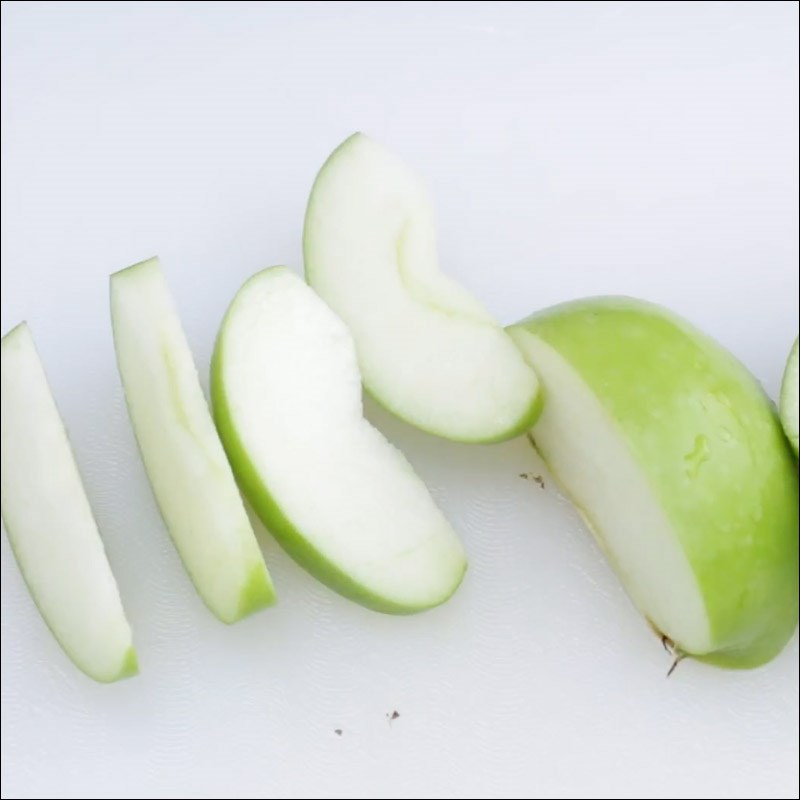 Bước 1 Sơ chế nguyên liệu Nước ép táo cần tây