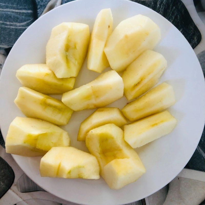 Bước 1 Sơ chế nguyên liệu Nước ép táo nho