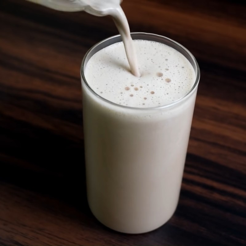 Bước 1 Xay hỗn hợp Socola đá xay chuối