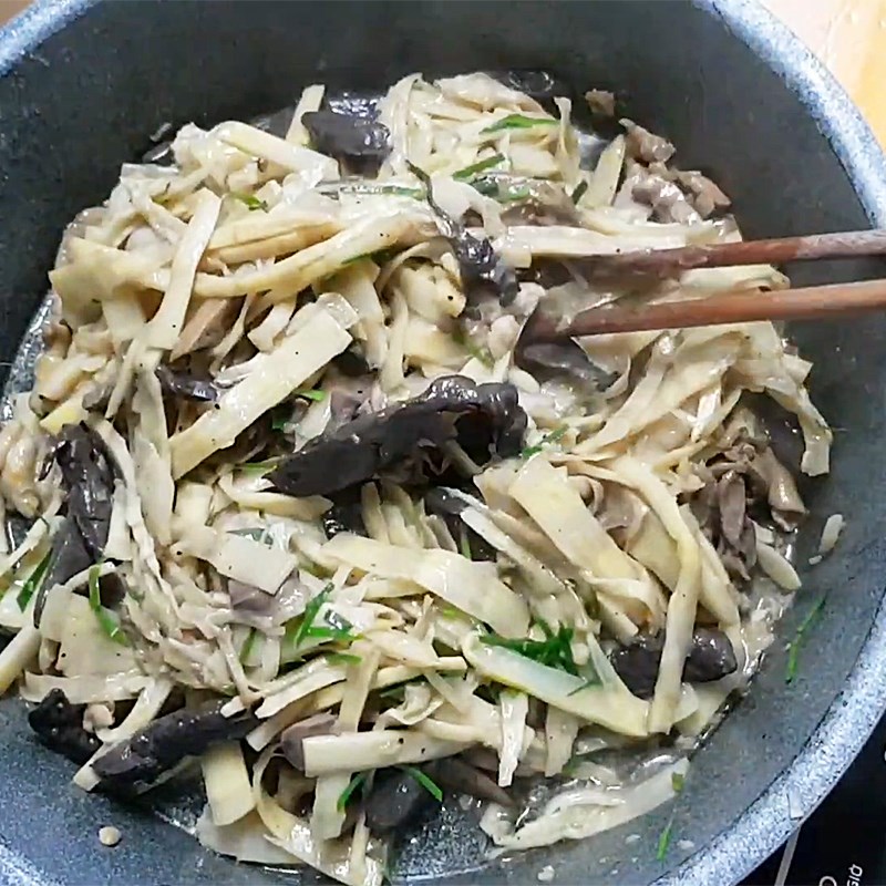 Bước 5 Thành phẩm Măng tươi xào lòng gà