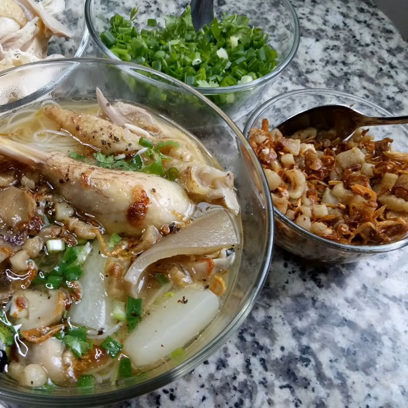 Bước 6 Thành phẩm Hủ tiếu gà nấm