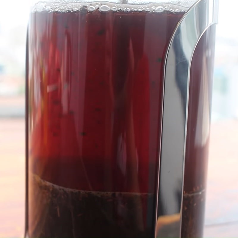 Bước 4 Ngâm hạt chia và trà Trà chanh dây hạt chia