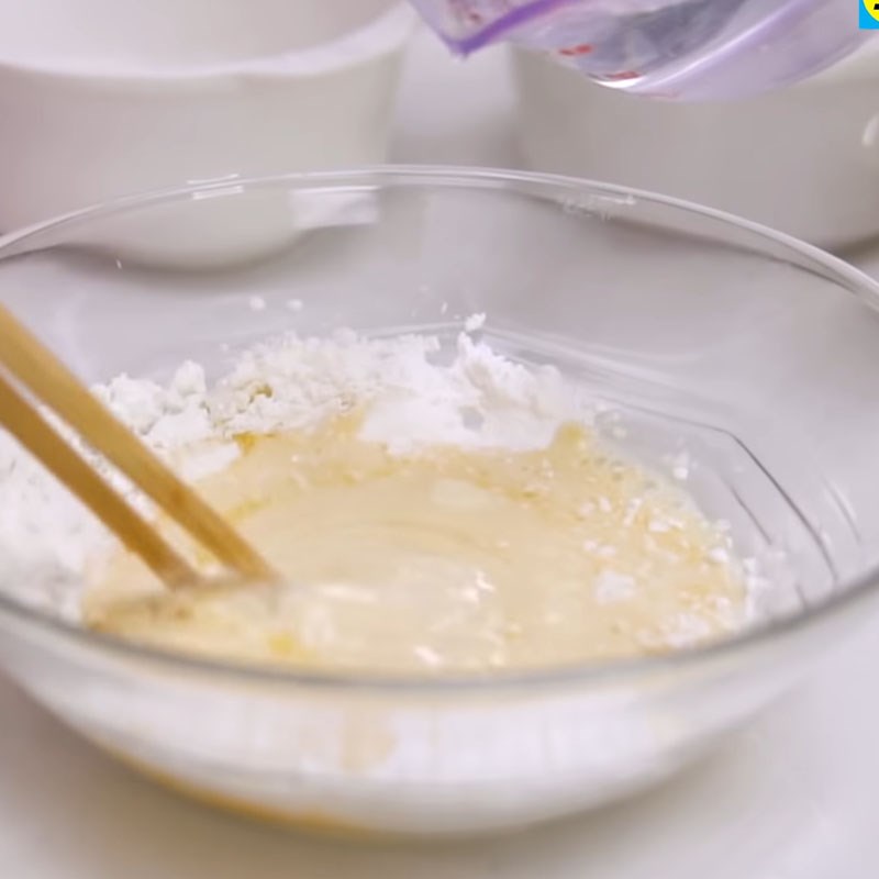 Bước 7 Trộn bột chiên gà Mì Ý gà giòn sốt kem