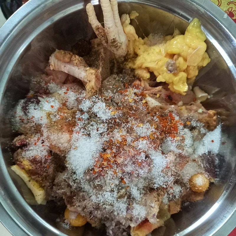 Bước 2 Ướp thịt gà Miến gà măng tươi