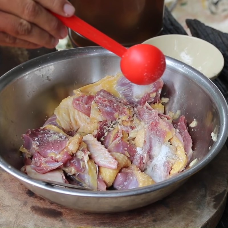 Bước 3 Ướp thịt vịt Vịt nấu chanh muối