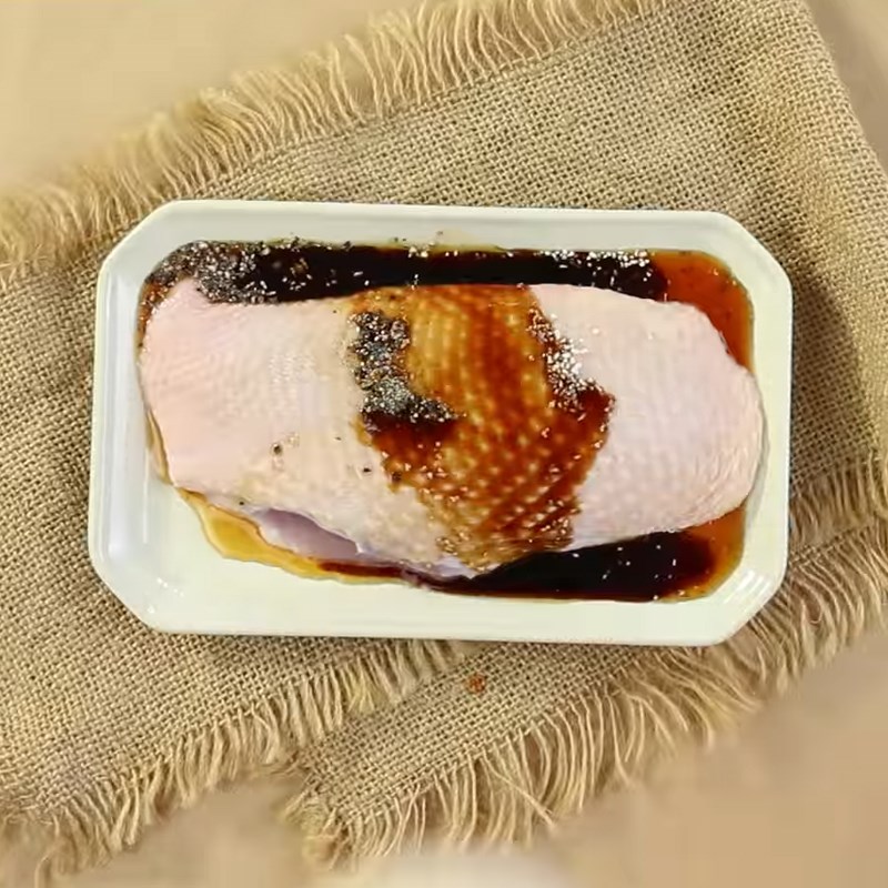 Bước 2 Ướp vịt và chiên vịt Gỏi vịt sốt me