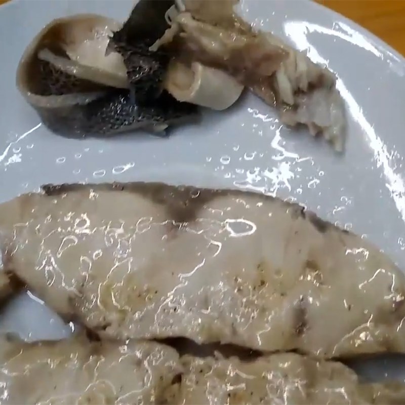 Bước 3 Xào chín cá bớp Cháo cá bớp thì là
