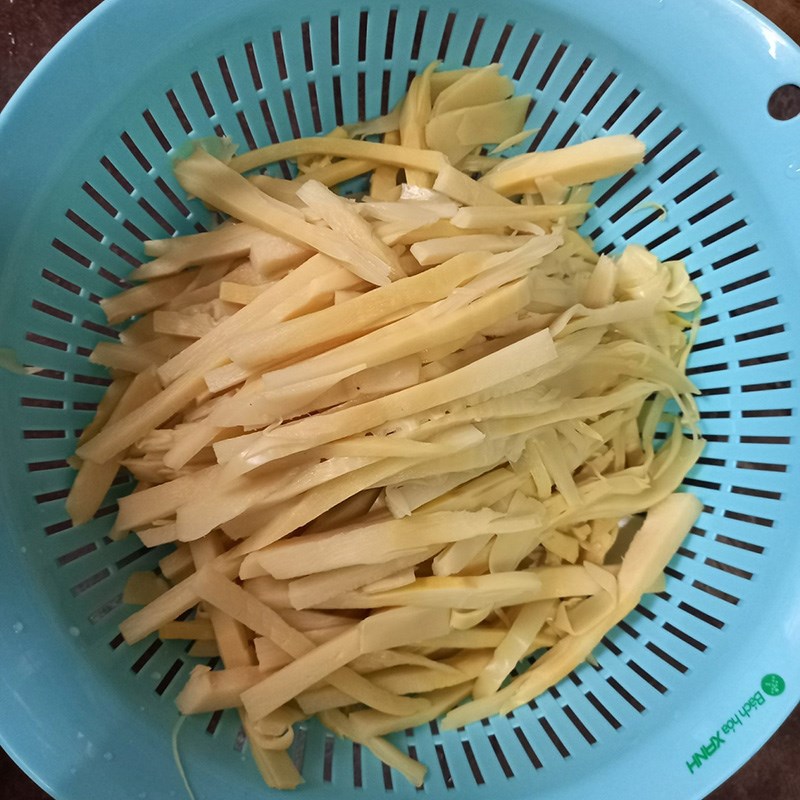 Bước 3 Xào măng Miến gà măng tươi