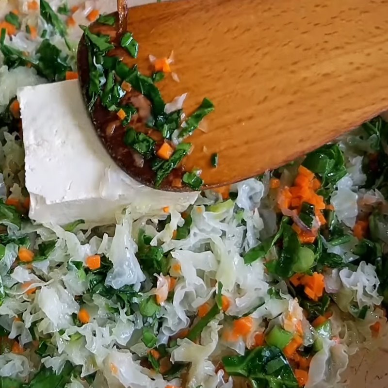 Bước 2 Xào nhân Hoành thánh chay