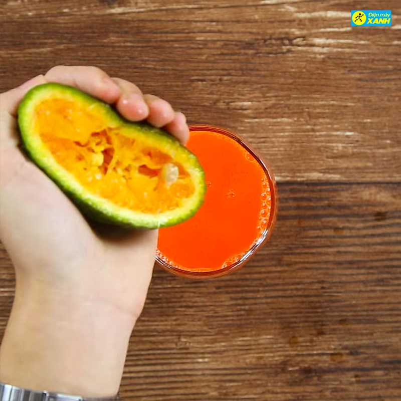 Bước 2 Làm nước ép cà rốt Nước ép cà rốt bằng máy xay sinh tố