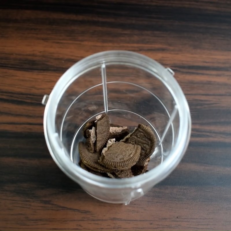 Bước 1 Xay nguyên liệu Socola đá xay Oreo