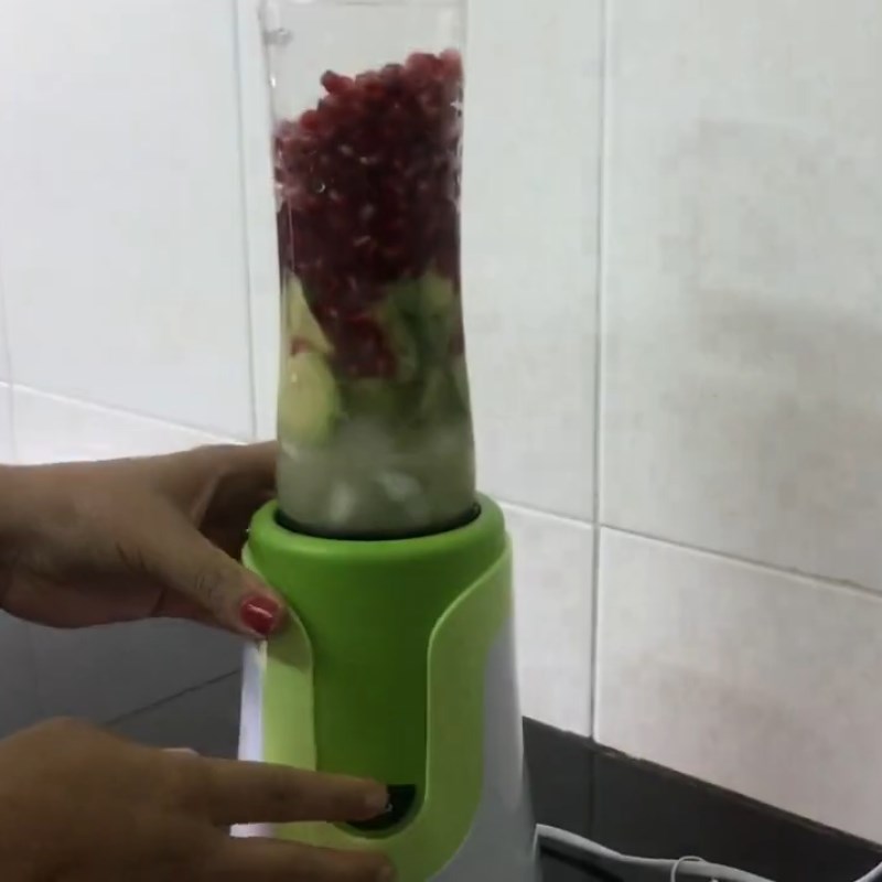 Bước 2 Xay sinh tố Sinh tố lựu bơ