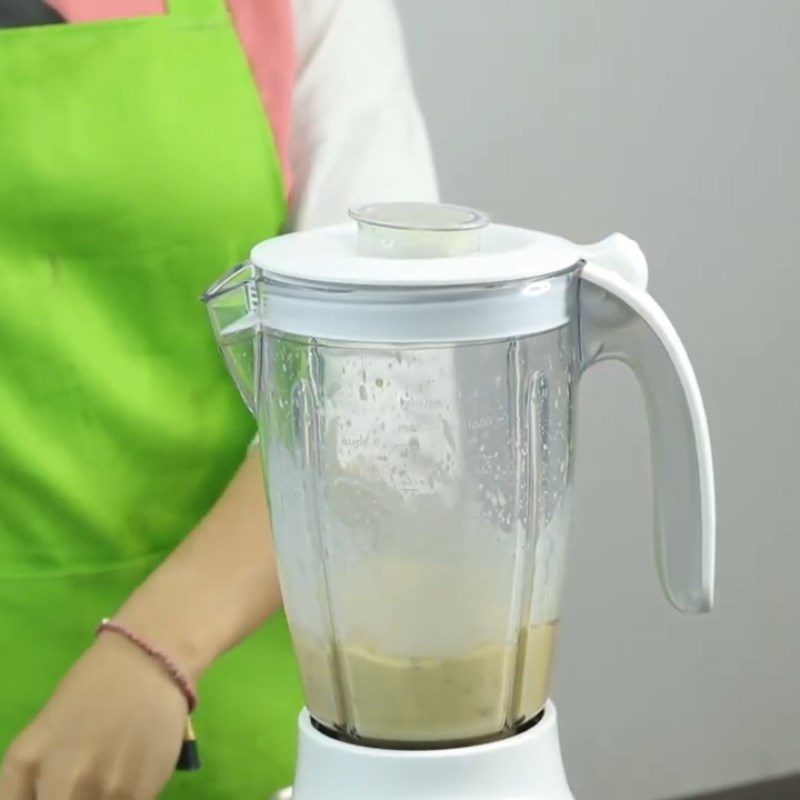 Bước 2 Xay sinh tố Sinh tố chanh leo chuối