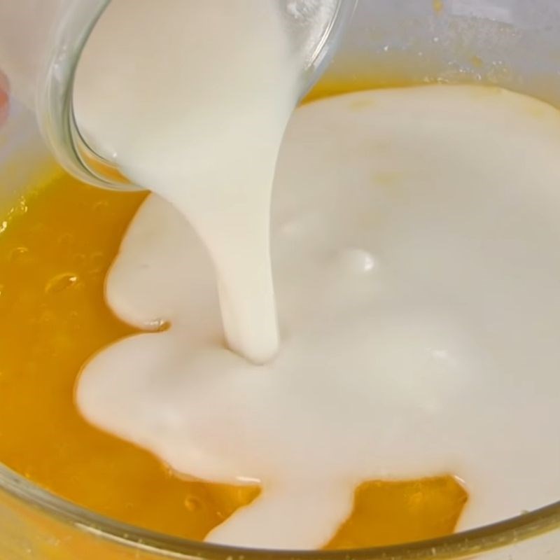 Bước 2 Xay và trộn hỗn hợp xoài sữa dừa Kem xoài que cốt dừa