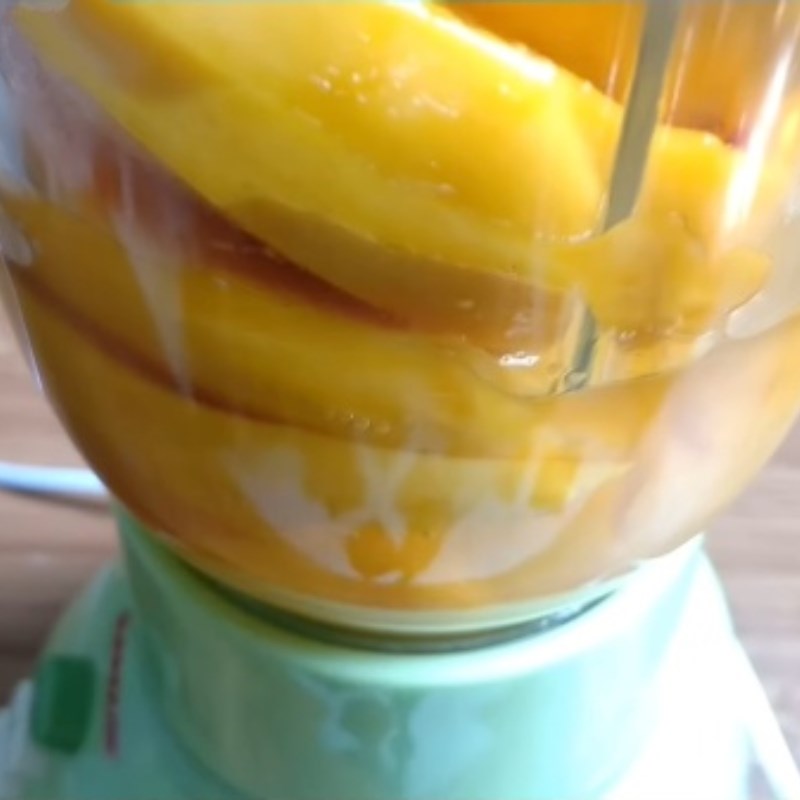 Bước 2 Xay xoài Kem xoài túi