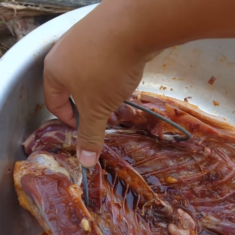 Bước 3 Xiên vịt Vịt nướng lu