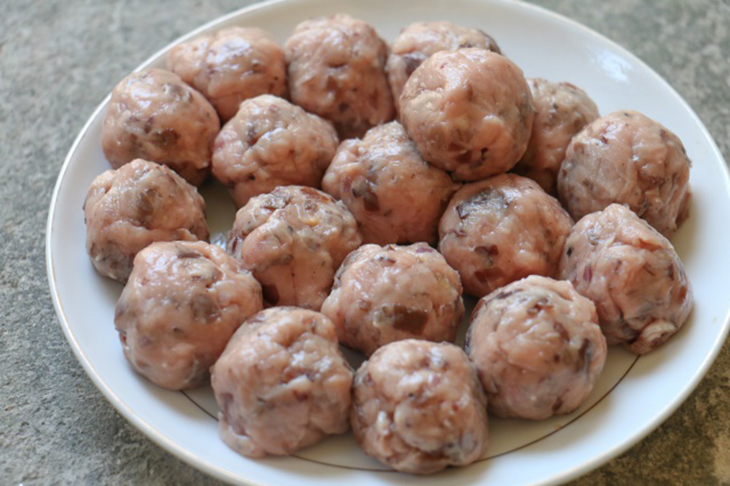 Bước 2 Làm viên mọc Bún mọc sườn