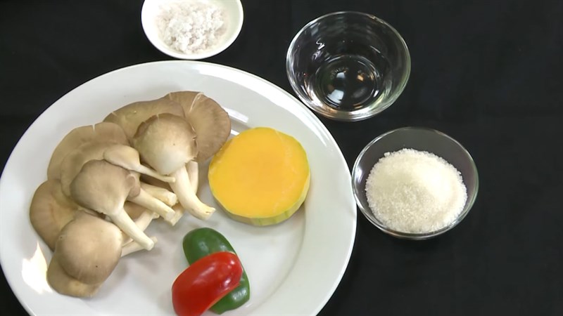 Nguyên liệu món ăn salad bí đỏ