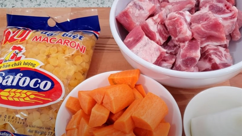 Nguyên liệu món ăn 3 món nui sườn heo