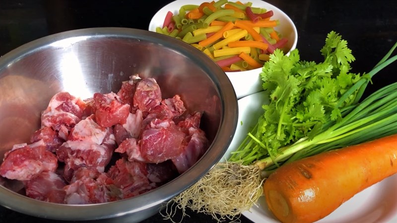 Nguyên liệu món ăn 3 món nui sườn heo