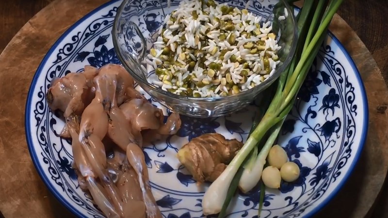 Nguyên liệu món ăn 2 cách nấu cháo ếch đậu xanh cho bé