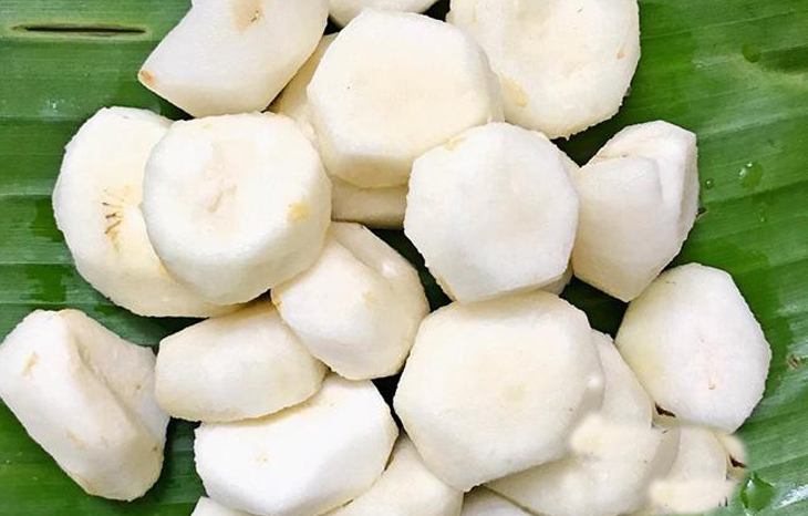 Bước 1 Sơ chế nguyên liệu Chả cá chay củ năng