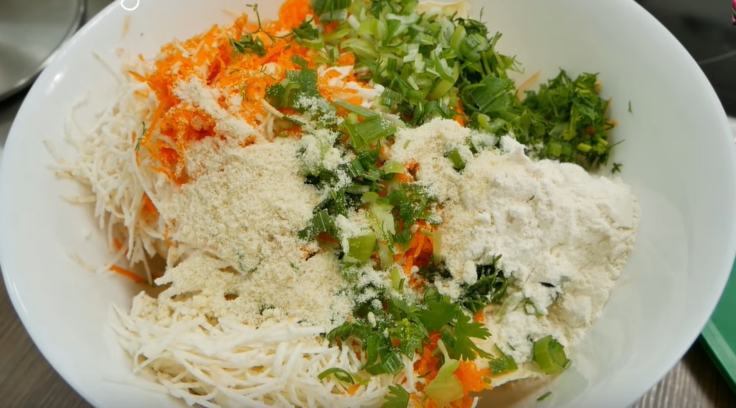 Bước 2 Trộn hỗn hợp làm chả Chả cá chay khoai môn