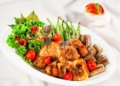 2 cach lam duoi heo nuong chao va nuong sa te gion ngon hap CN 1200x676 1