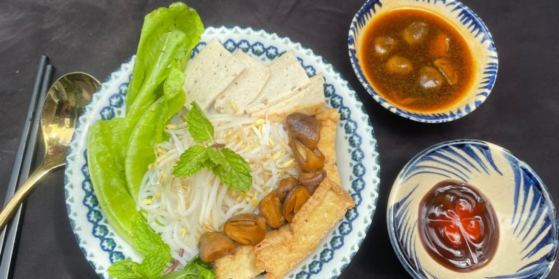 2 cach lam hu tieu kho chay ngon hap dan de lam cho mua vu avt 1200x676 1