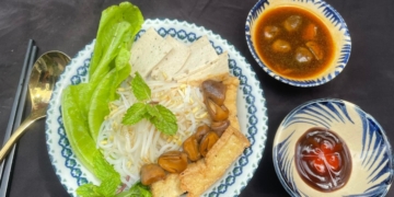 2 cach lam hu tieu kho chay ngon hap dan de lam cho mua vu avt 1200x676 1