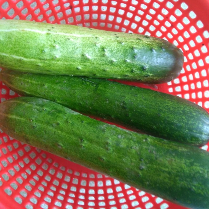 Bước 1 Sơ chế nguyên liệu Cách làm bún chả giò với chả giò mua sẵn