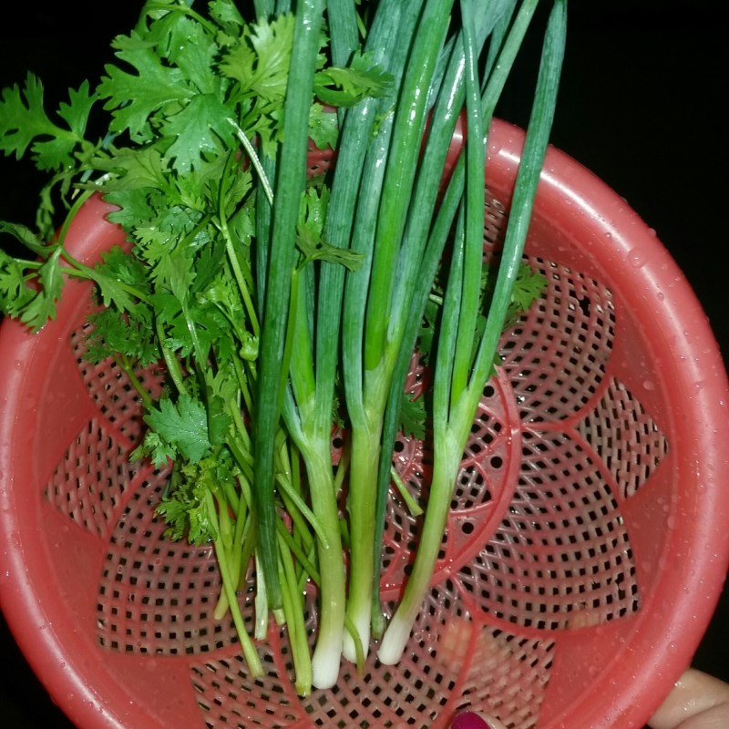Bước 1 Sơ chế cá lóc và các nguyên liệu Bánh canh cá lóc bột gạo
