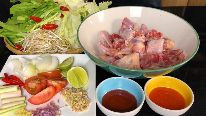 Nguyên liệu món ăn lẩu gà chua cay