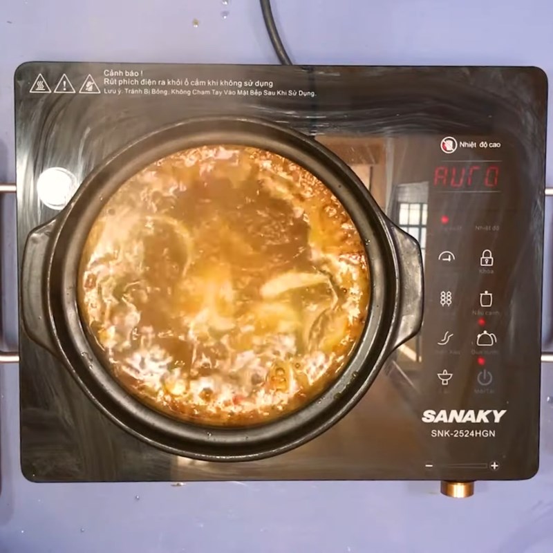 Bước 3 Nấu nước sa tế Bò nhúng ớt