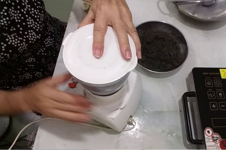 Bước 2 Nấu sữa Sữa đậu phộng mè đen