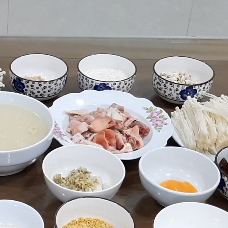 Bước 1 Sơ chế gà Lẩu cháo gà nấm đông cô