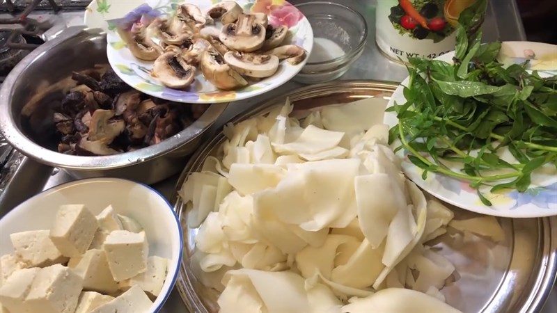 Nguyên liệu món ăn canh măng chua chay