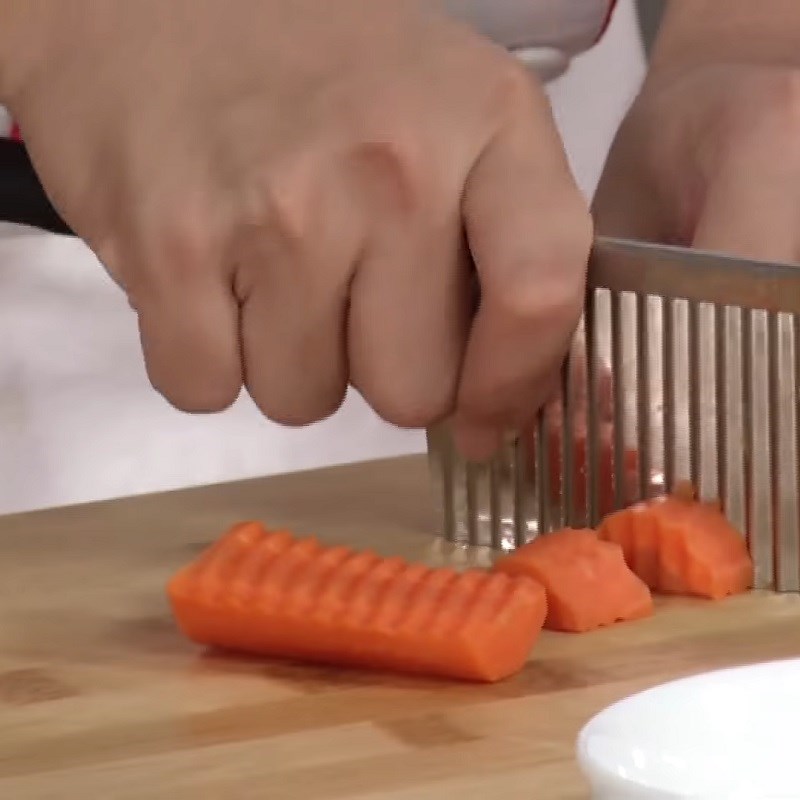 Bước 2 Sơ chế các nguyên liệu khác Canh đu đủ cua viên