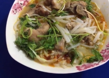 Cach Nau Banh Canh Xuong Heo thom ngon tai nha Mon ngon moi ngay don gian tu thit 6 44 screenshot 1200x675 1