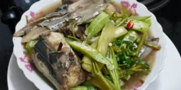 2 cách nấu canh chua đầu cá thu đậm đà, thơm ngon, dễ làm tại nhà 76 CanhChuaCaThu1200 1200x676 1