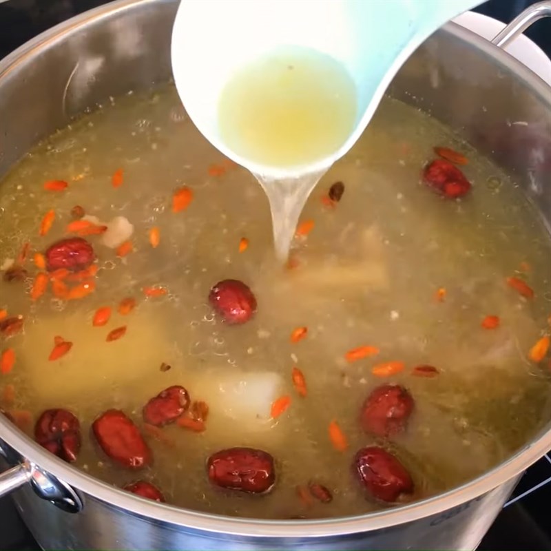 Bước 5 Nấu lẩu Lẩu đuôi bò thuốc bắc