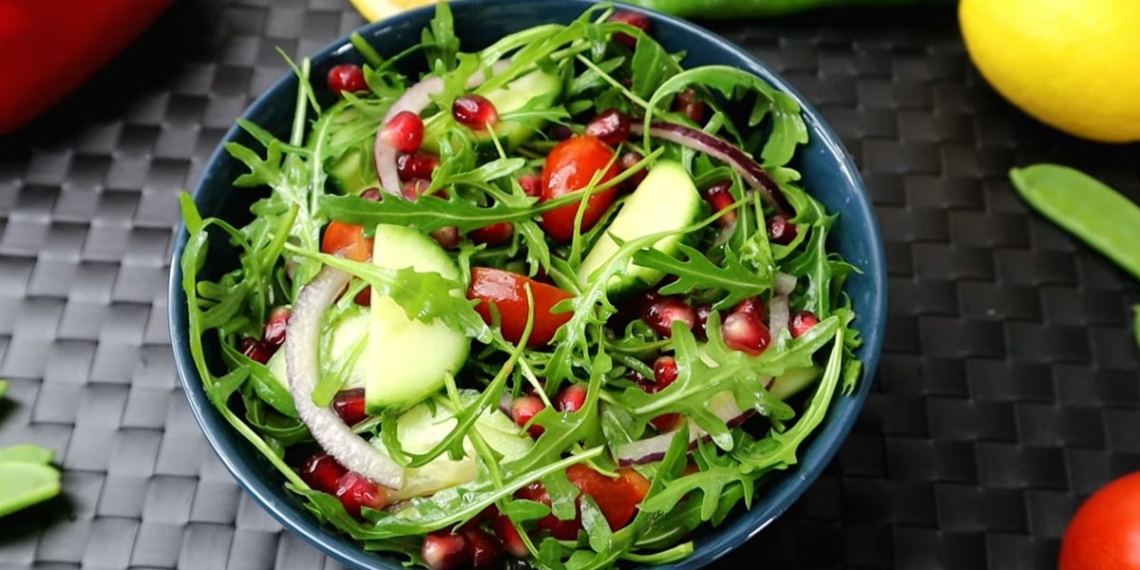 3 cách làm rocket salad siêu nhanh, siêu dễ, siêu ngon và đẹp mắt từ đầu bếp 34 Rocket Salad How to make delicious Arugula salad Healthy Salad Recipe 0 9 screenshot 1200x675 1
