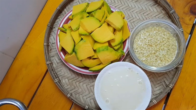 Nguyên liệu món ăn sữa đậu xanh bí đỏ