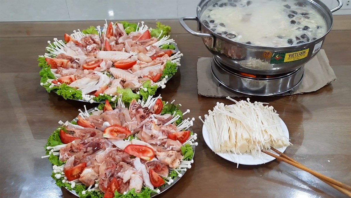 Lẩu cháo gà nấm đông cô