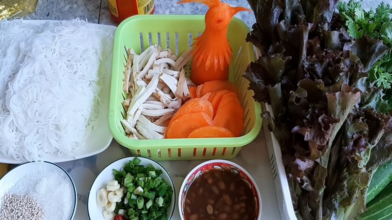Nguyên liệu món ăn gỏi cuốn chay hình công