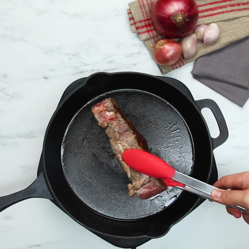 Bước 4 Áp chảo thịt bò Salad thịt bò rau củ nướng