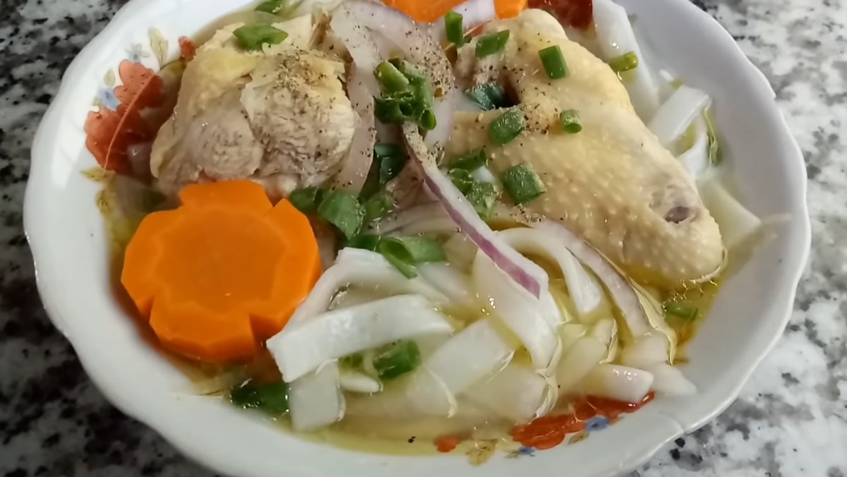 Bánh canh bột xắt thịt gà