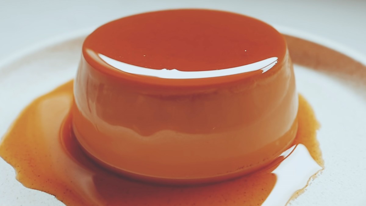 Bánh flan trà sữa thái đỏ