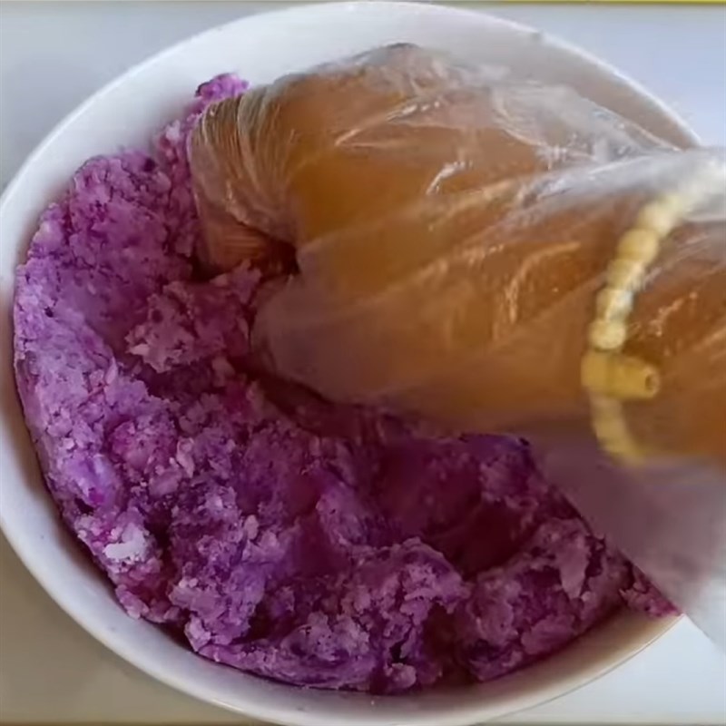 Bước 2 Trộn bột và tạo hình bánh canh Bánh canh khoai mỡ chay