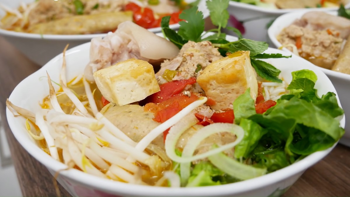 Bún riêu cua bằng cua hộp